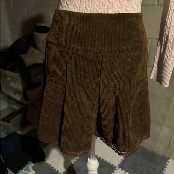 SHEIN Pleated Mini Skirt - Picture 3 of 4